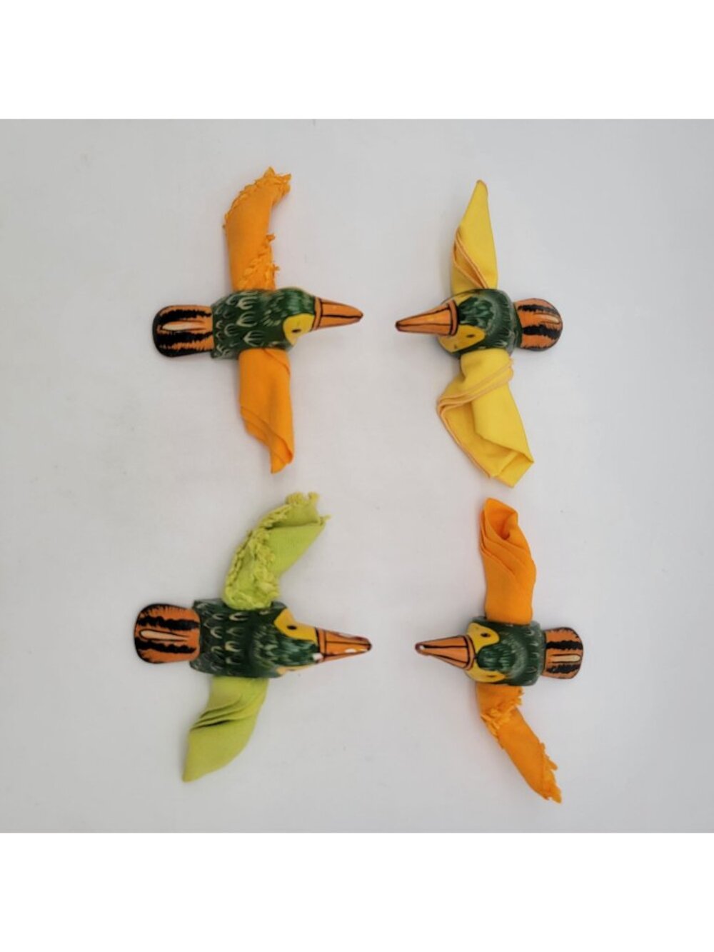 Vintage Hand Crafted & Painted Wood Toucan Napkin Rings Set Of 4 With Napkins